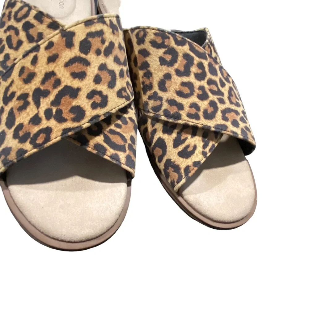 Clarks Women's Declan Ivy Sandal Leopard Print‎ Cheetah Size 8 Wide